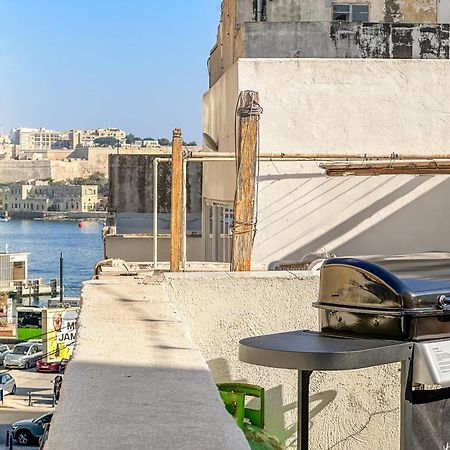 Seaview Sliema 30 Seconds To High Street & Ferry, 2X Double En-Suite Bedrooms, Modern Whole Traditional Townhouse, Kitchen, Living Area, & Roof Terrace 외부 사진