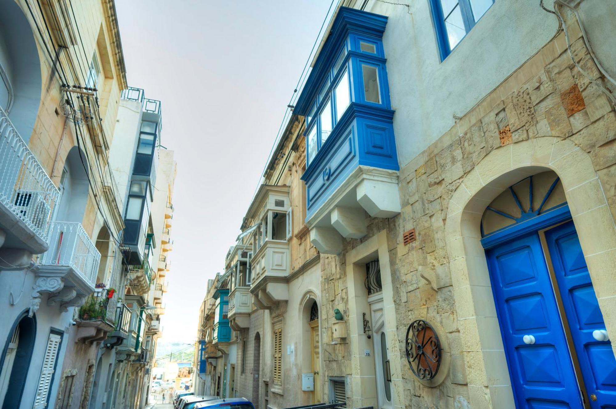 Seaview Sliema 30 Seconds To High Street & Ferry, 2X Double En-Suite Bedrooms, Modern Whole Traditional Townhouse, Kitchen, Living Area, & Roof Terrace 외부 사진