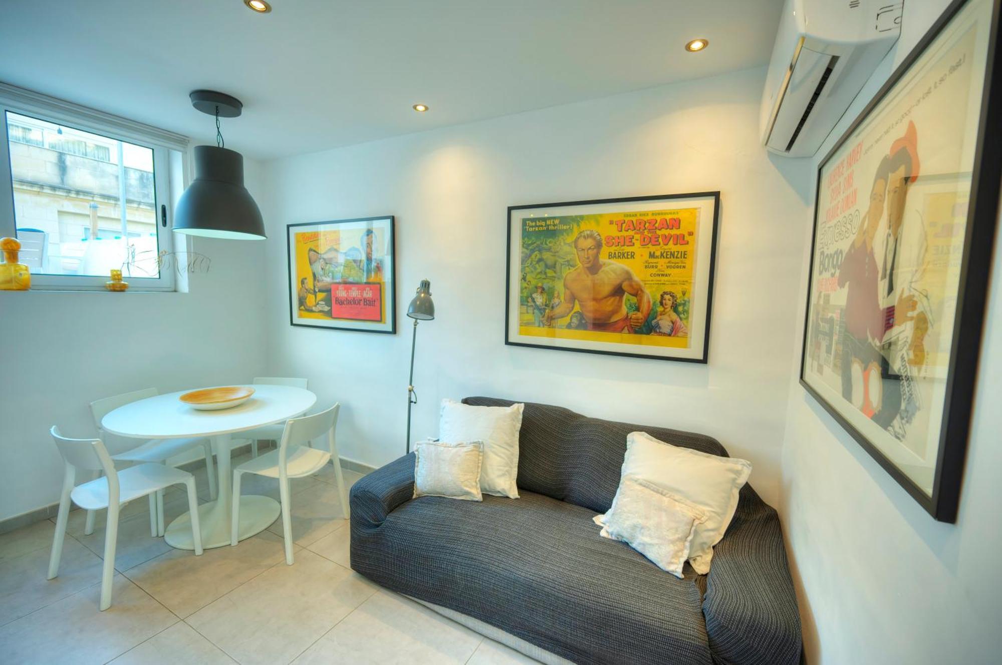 Seaview Sliema 30 Seconds To High Street & Ferry, 2X Double En-Suite Bedrooms, Modern Whole Traditional Townhouse, Kitchen, Living Area, & Roof Terrace 외부 사진