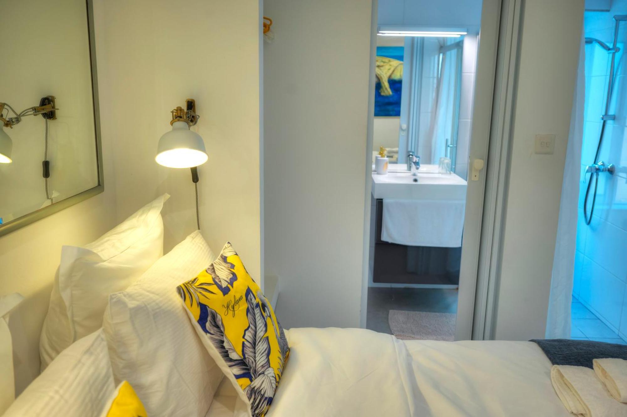 Seaview Sliema 30 Seconds To High Street & Ferry, 2X Double En-Suite Bedrooms, Modern Whole Traditional Townhouse, Kitchen, Living Area, & Roof Terrace 외부 사진