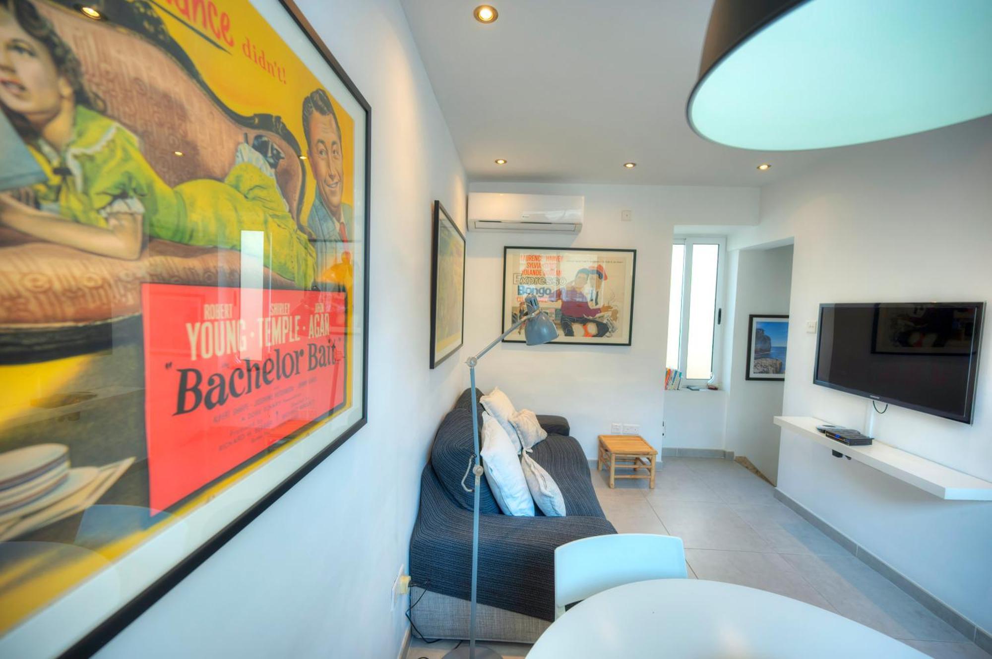 Seaview Sliema 30 Seconds To High Street & Ferry, 2X Double En-Suite Bedrooms, Modern Whole Traditional Townhouse, Kitchen, Living Area, & Roof Terrace 외부 사진
