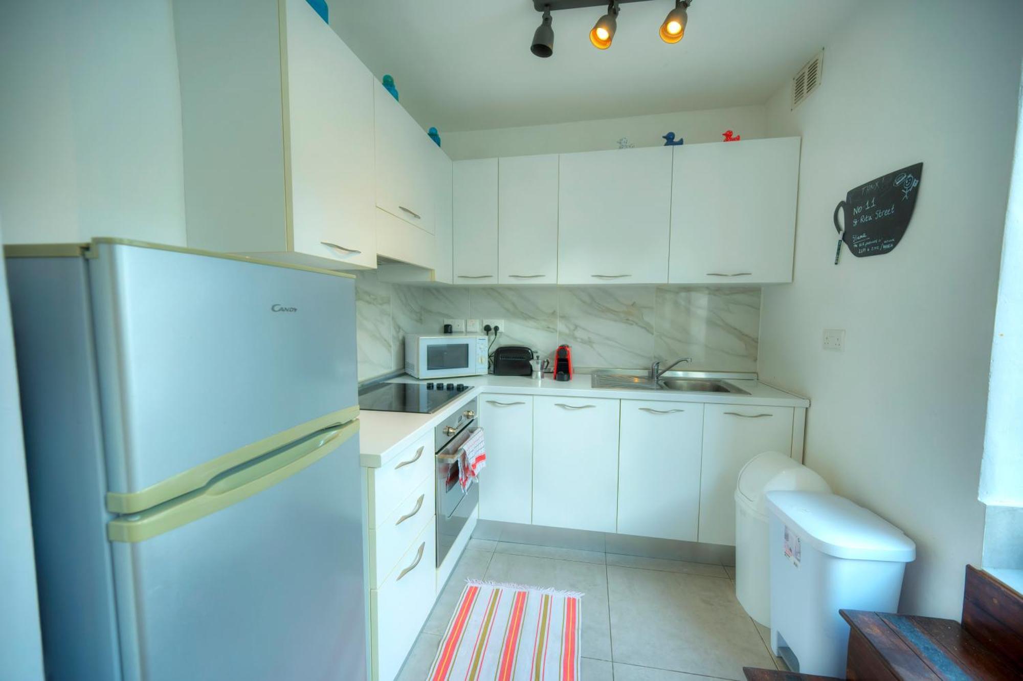 Seaview Sliema 30 Seconds To High Street & Ferry, 2X Double En-Suite Bedrooms, Modern Whole Traditional Townhouse, Kitchen, Living Area, & Roof Terrace 외부 사진